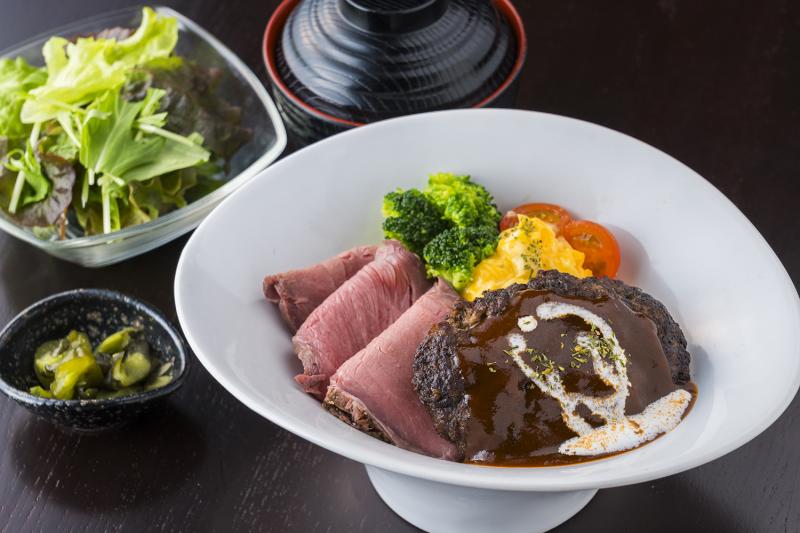 ハンバーグとローストビーフの贅沢丼1,980円.jpg